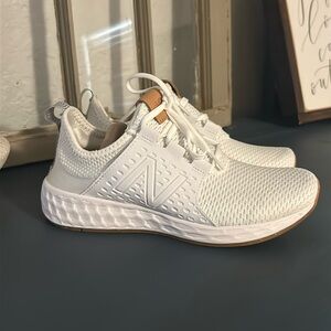 NWOT New Balance Cruz sneakers Women's 6 White Lace Up Running Athletic Sneakers